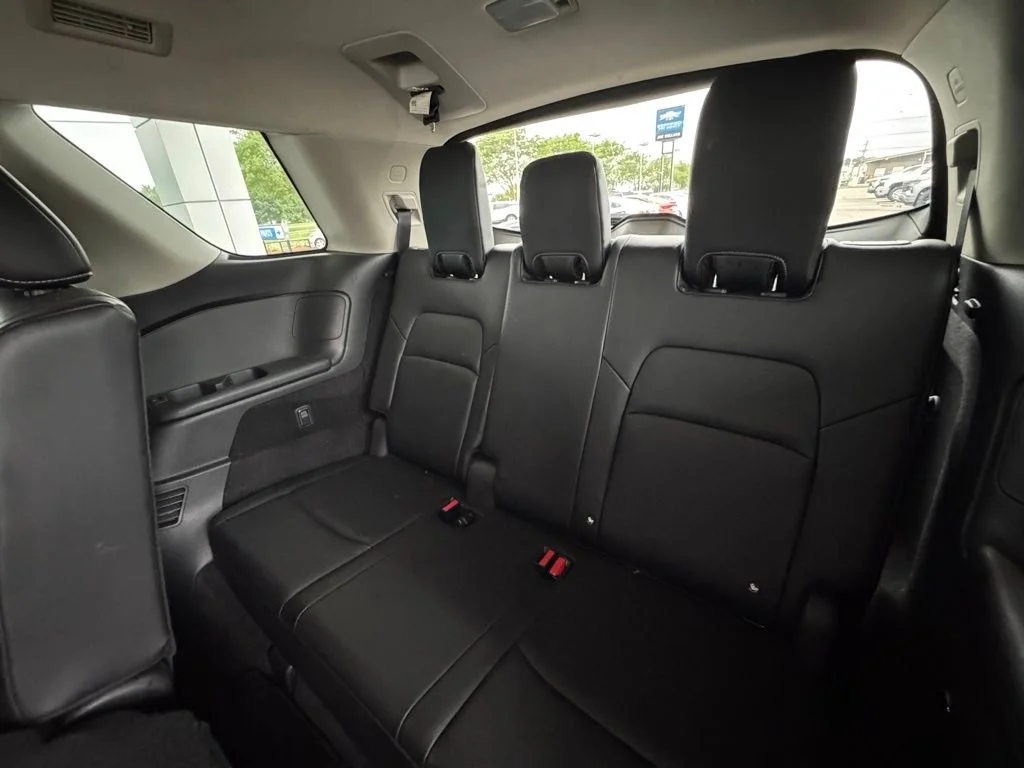 Used 2022 Gray Nissan SL image 21