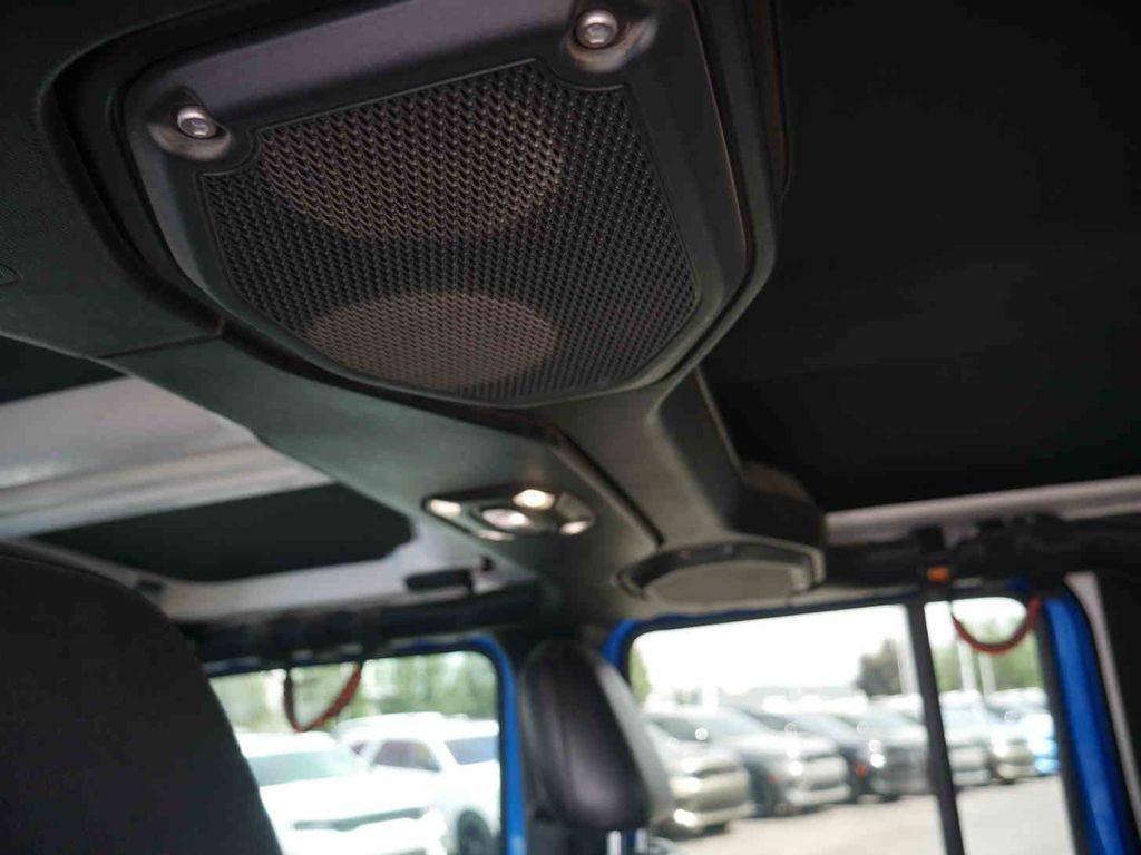 Used 2022 Blue Jeep Mojave image 18