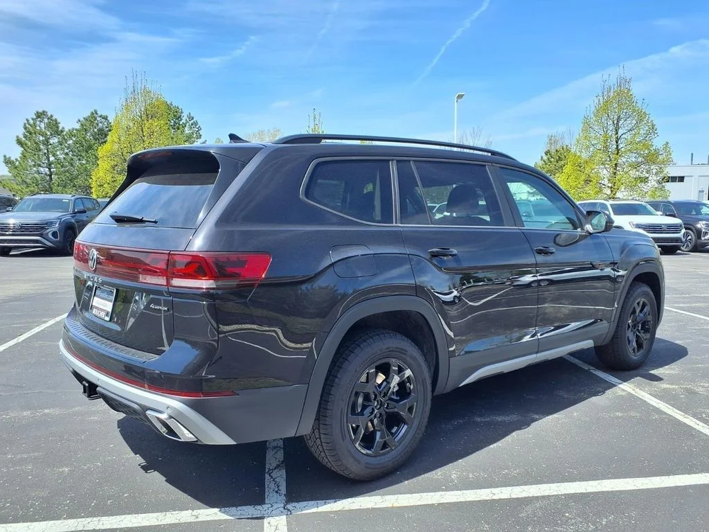 New 2026 Deep Black Pearl Volkswagen 2.0T Peak Edition image 2