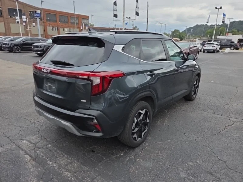 Used 2024 Gravity Gray Kia EX image 7