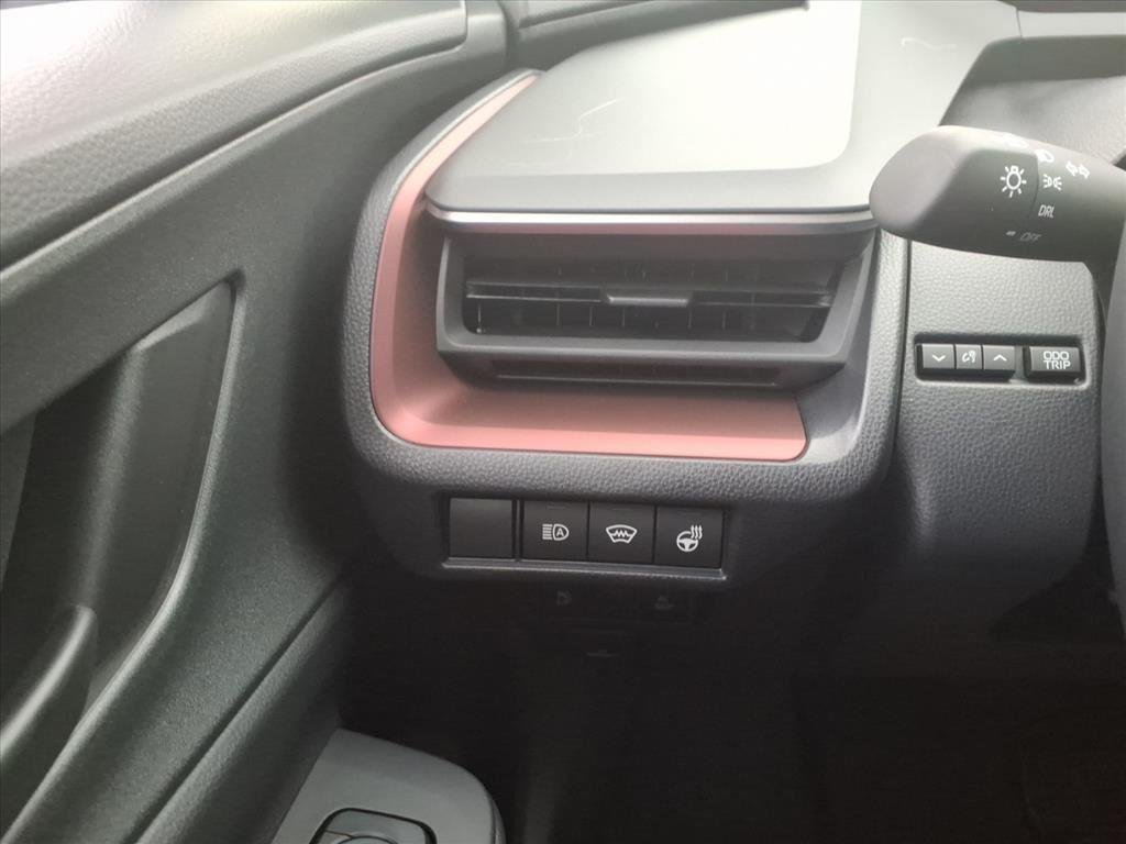 2026 Toyota Prius Plug-in Hybrid SE - Photo 18