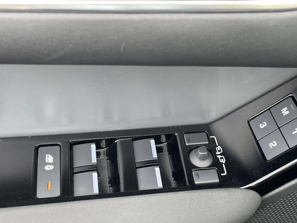 2025 Land Rover Range Rover Velar S - Photo 24