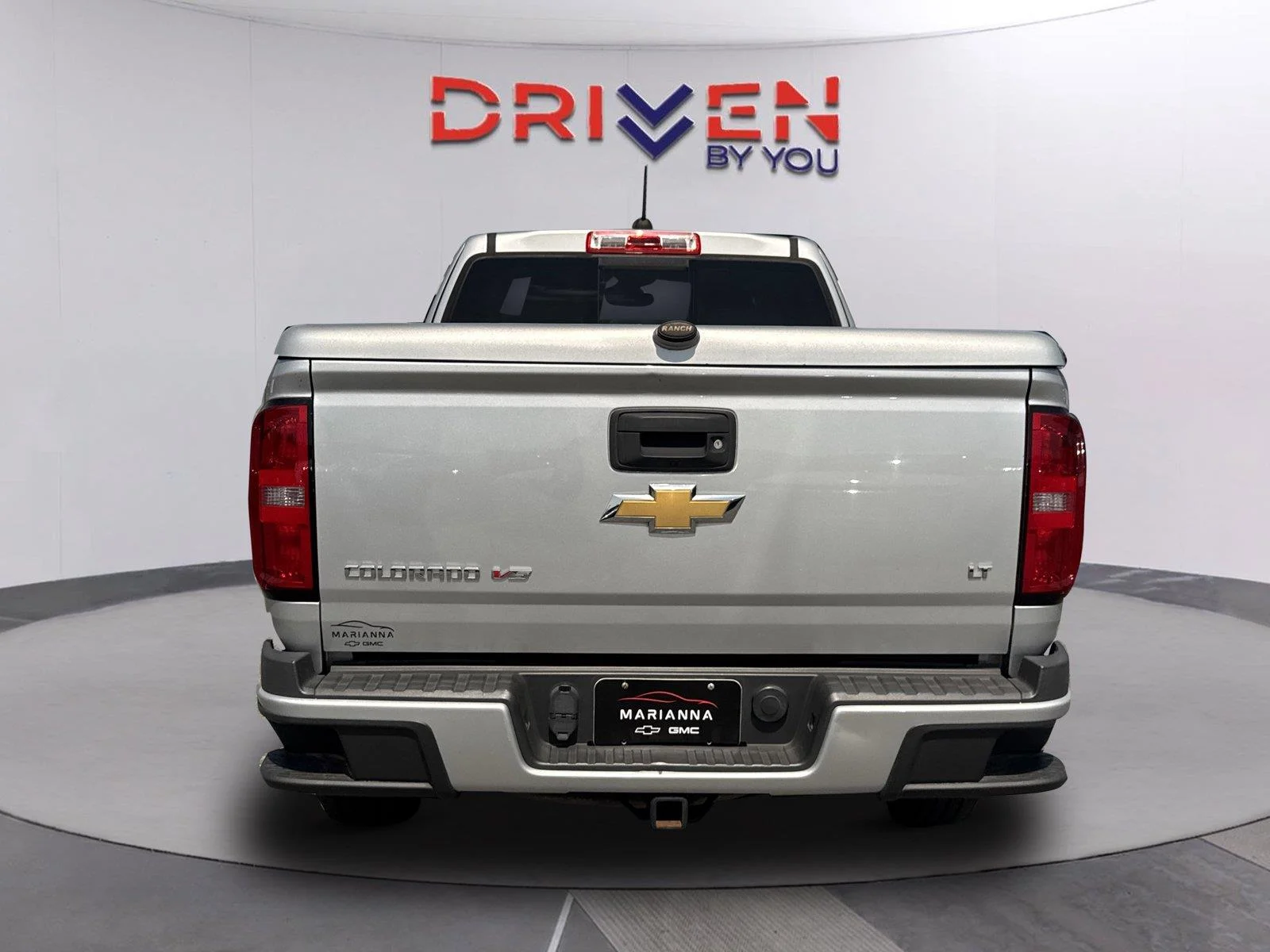 Used 2018 SILVER ICE METALLIC Chevrolet 2WD LT image 5