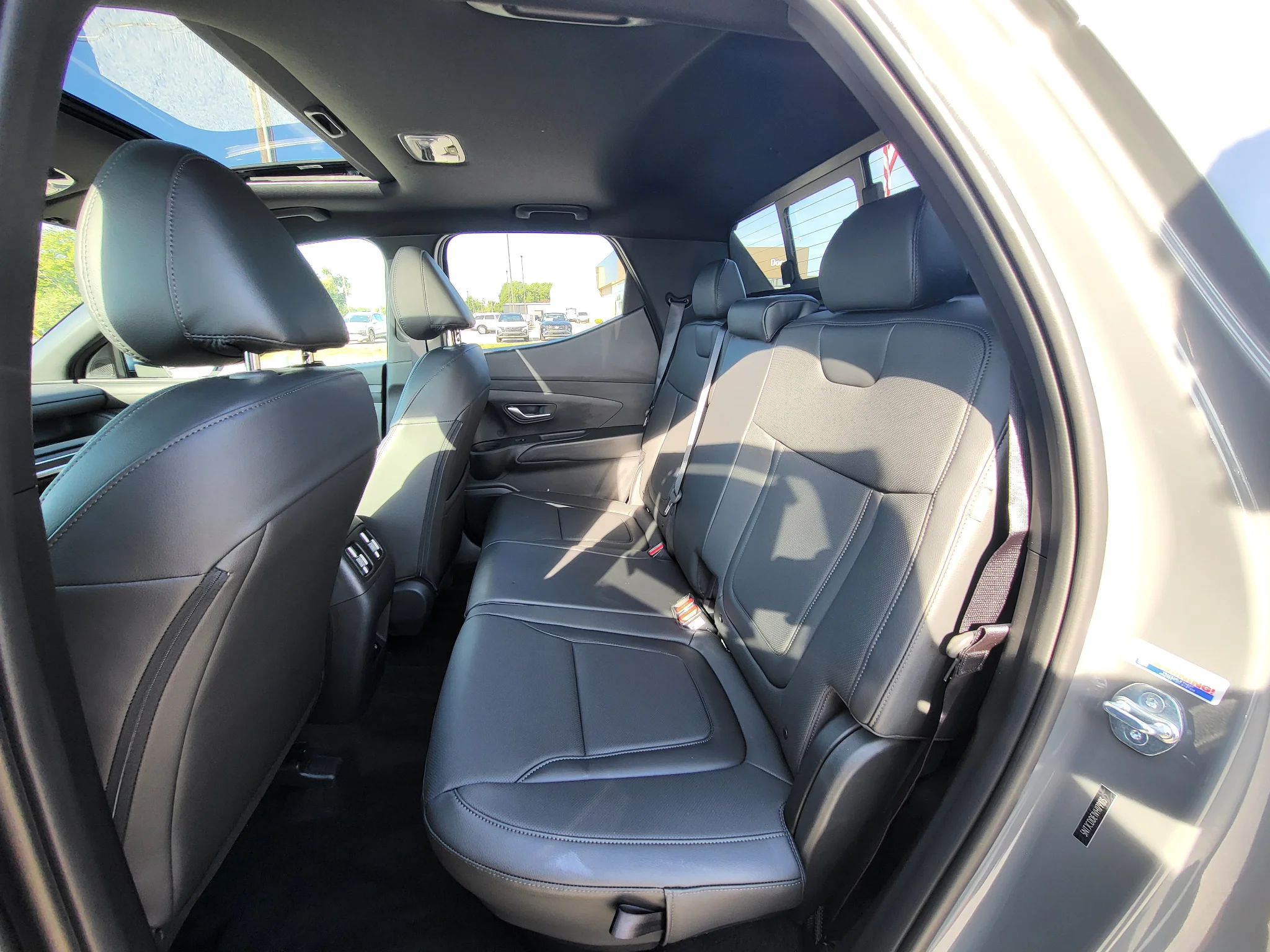 New 2027 Hampton Gray Hyundai SEL Activity image 23