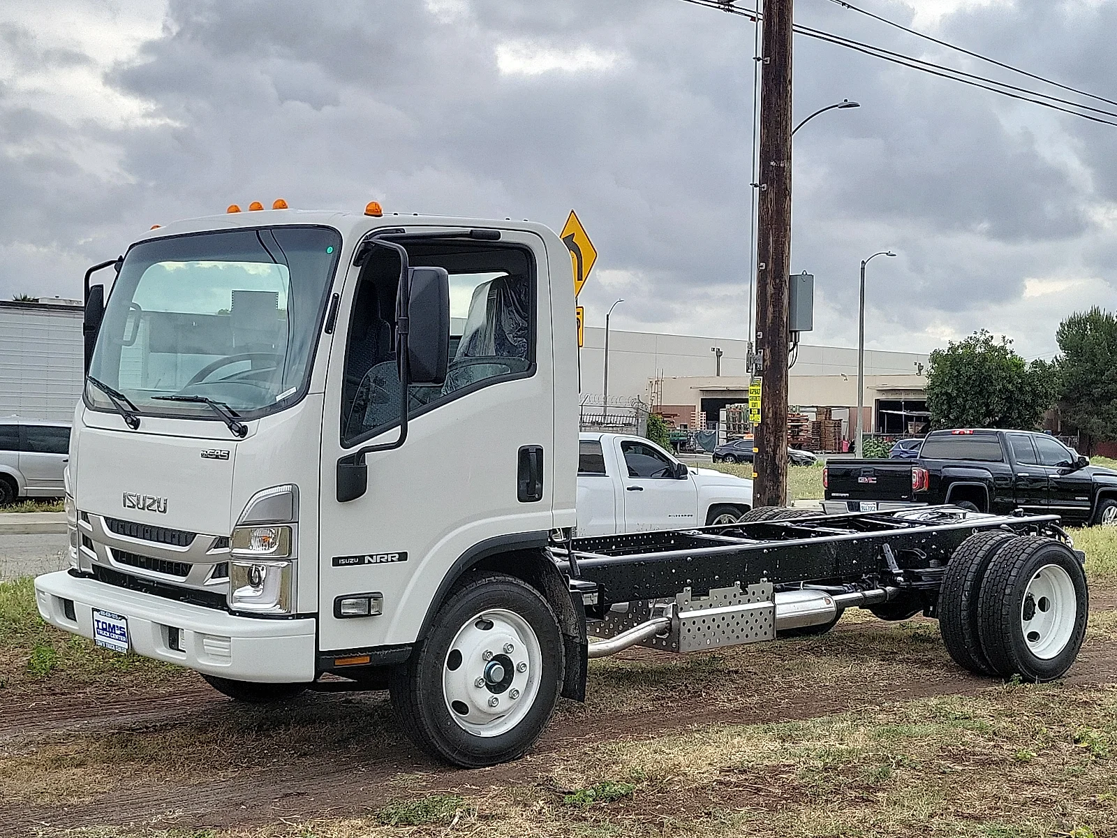 New 2026 ARCTIC WHITE ISUZU  image 7