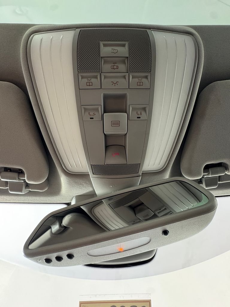 Used 2010 Iridium Silver Metallic Mercedes-Benz E 350 image 15