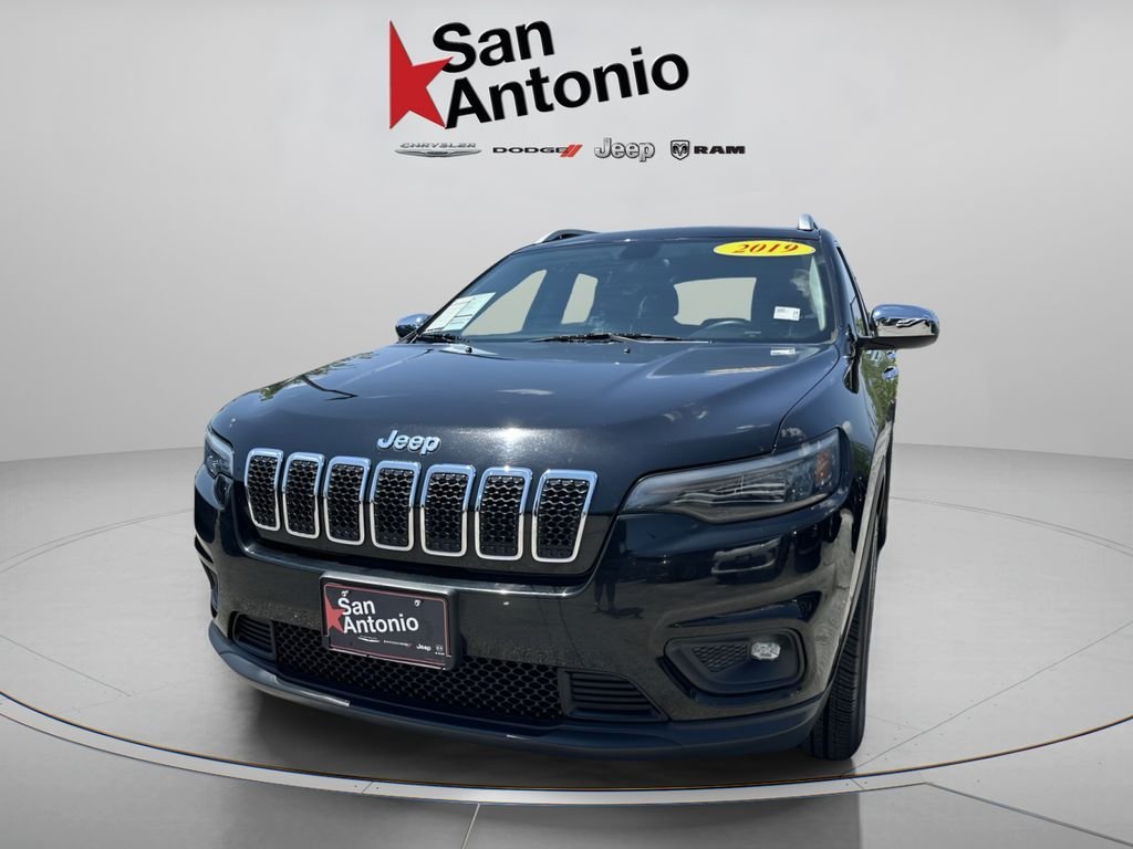 Used 2019 Black Jeep Latitude Plus image 6