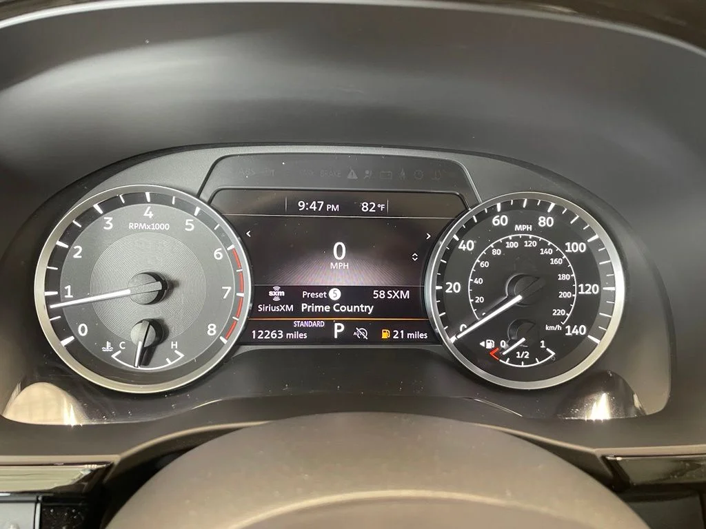 Used 2025 White INFINITI PURE image 7