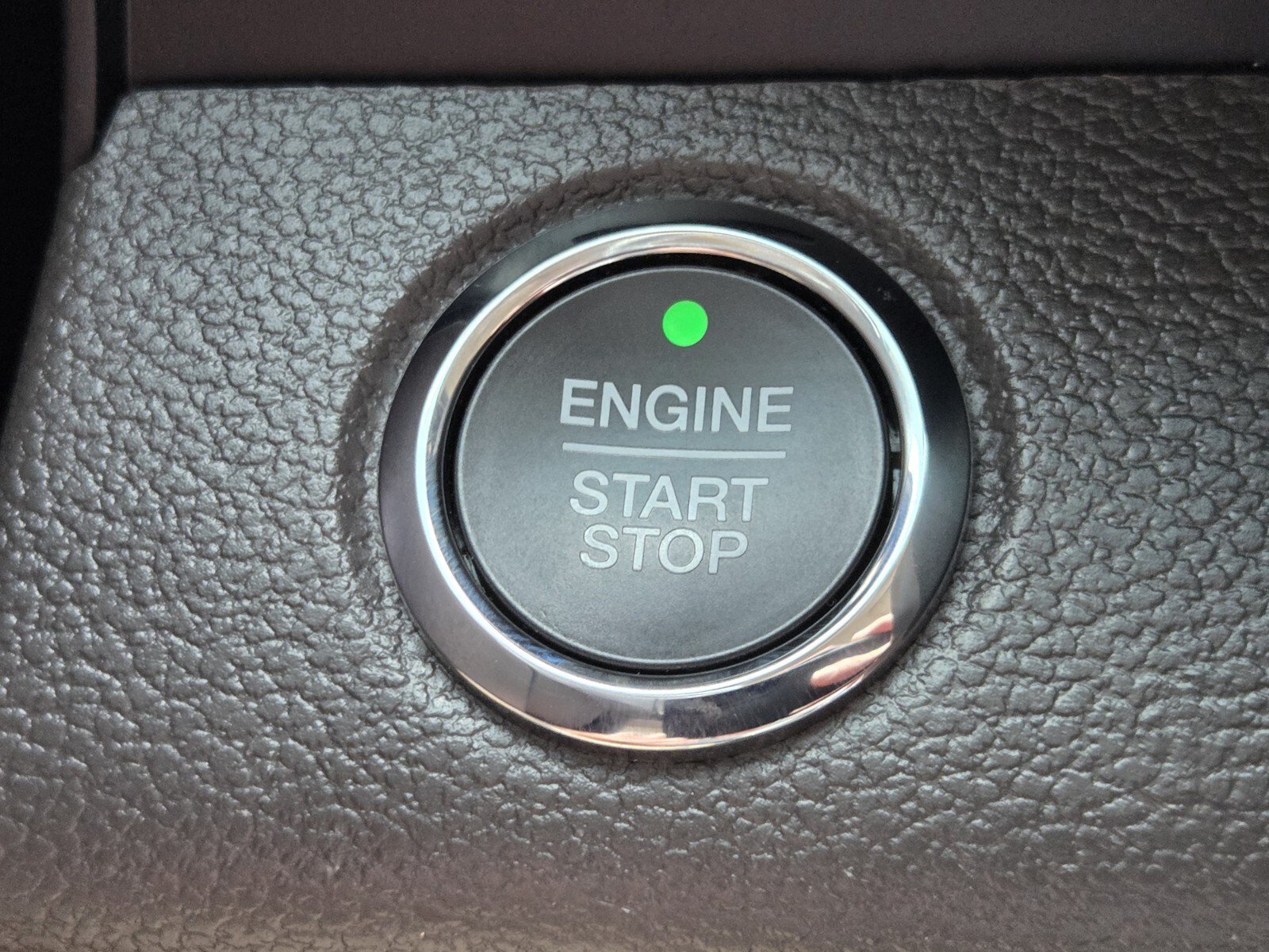 Used 2020 Oxford White Ford XLT image 21