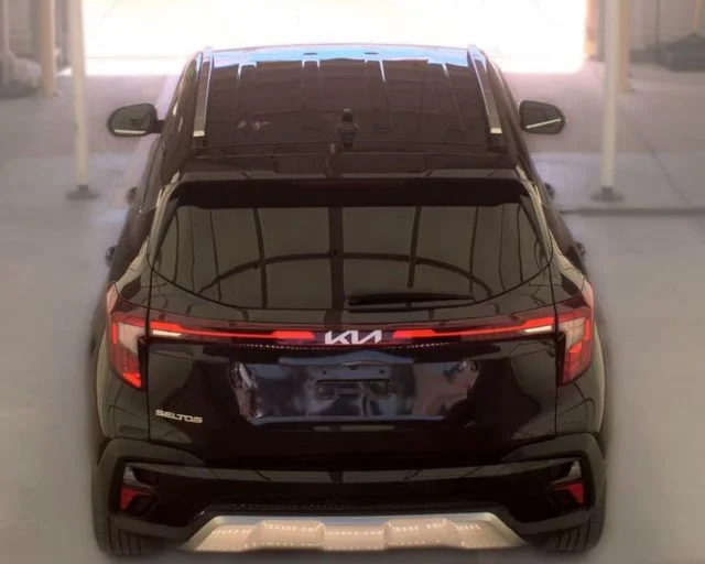 Used 2024 Black Kia EX image 4