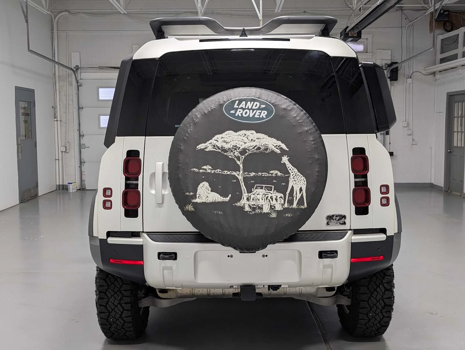 Used 2024 Pearl White satin exterior wrap Land Rover S image 9