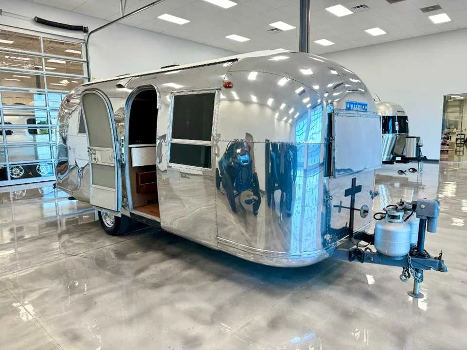 Used 1965 SILVER AIRSTREAM  image 7