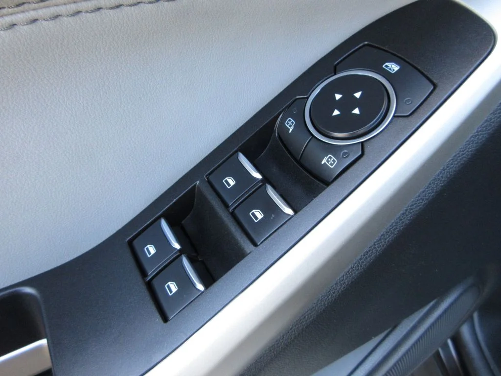 Used 2021 Agate Black Metallic Ford XLT image 10