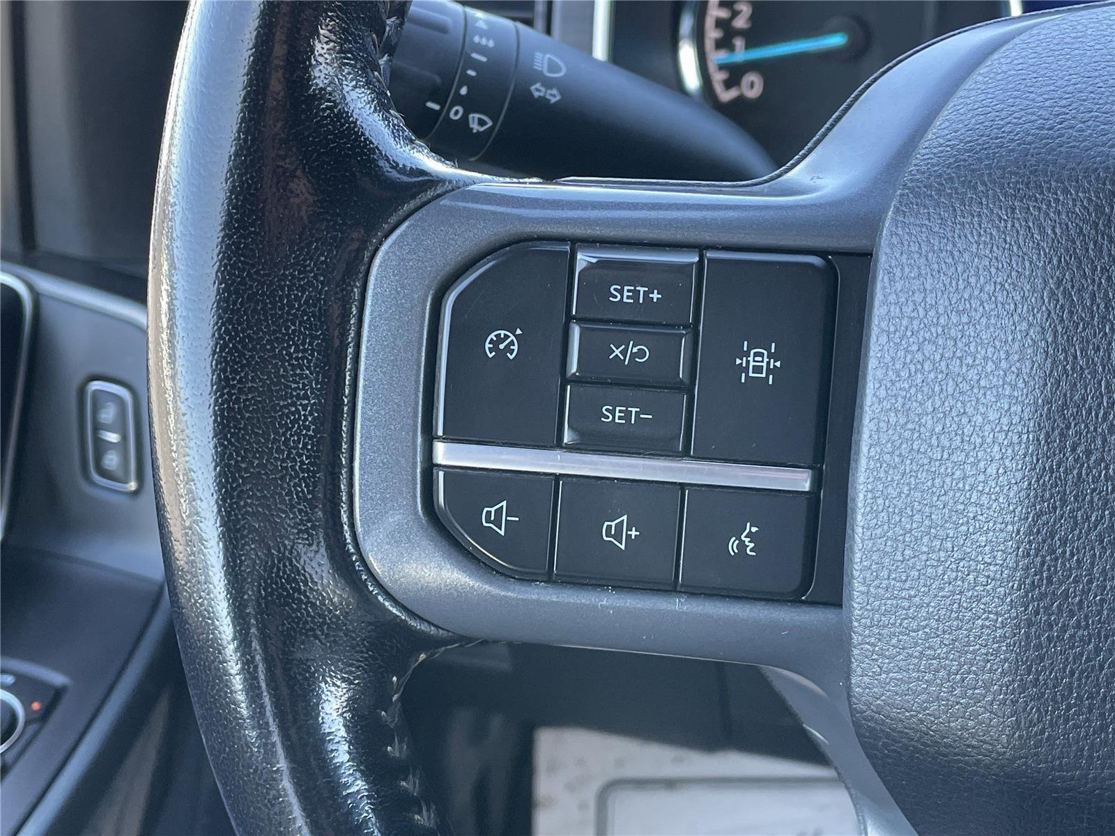 Used 2022 Agate Black Ford XLT image 18