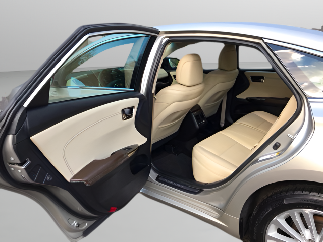 Used 2015  Toyota Limited image 12