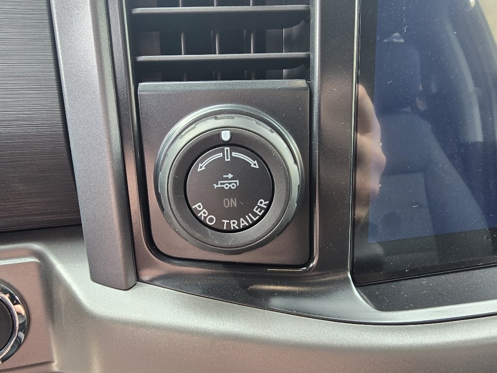 New 2026 Gray Ford 4X4 CREWCAB XLT image 19