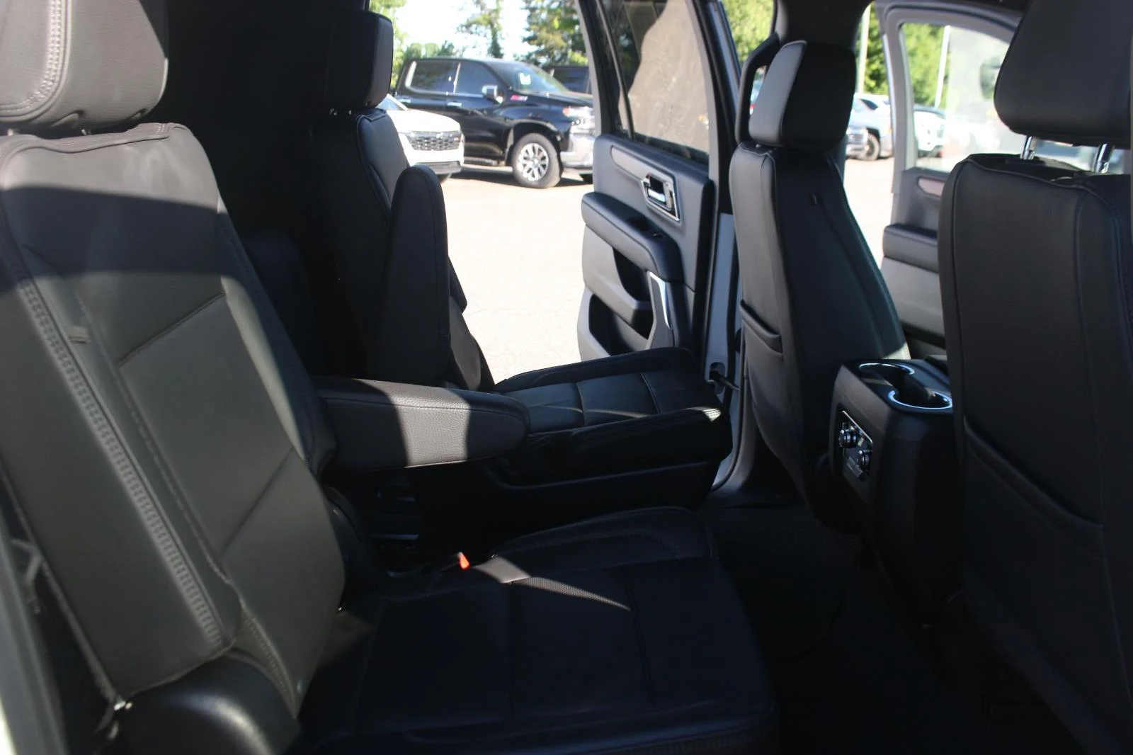 Used 2025 Summit White GMC Denali image 36