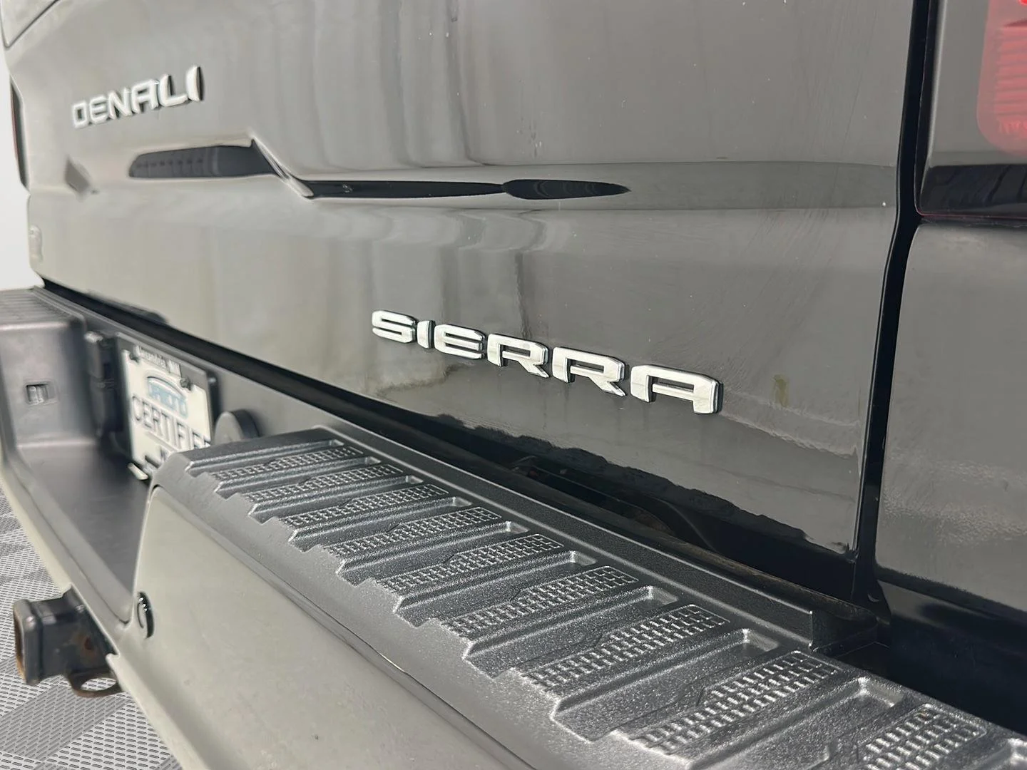 Used 2022 Onyx Black GMC Denali image 30