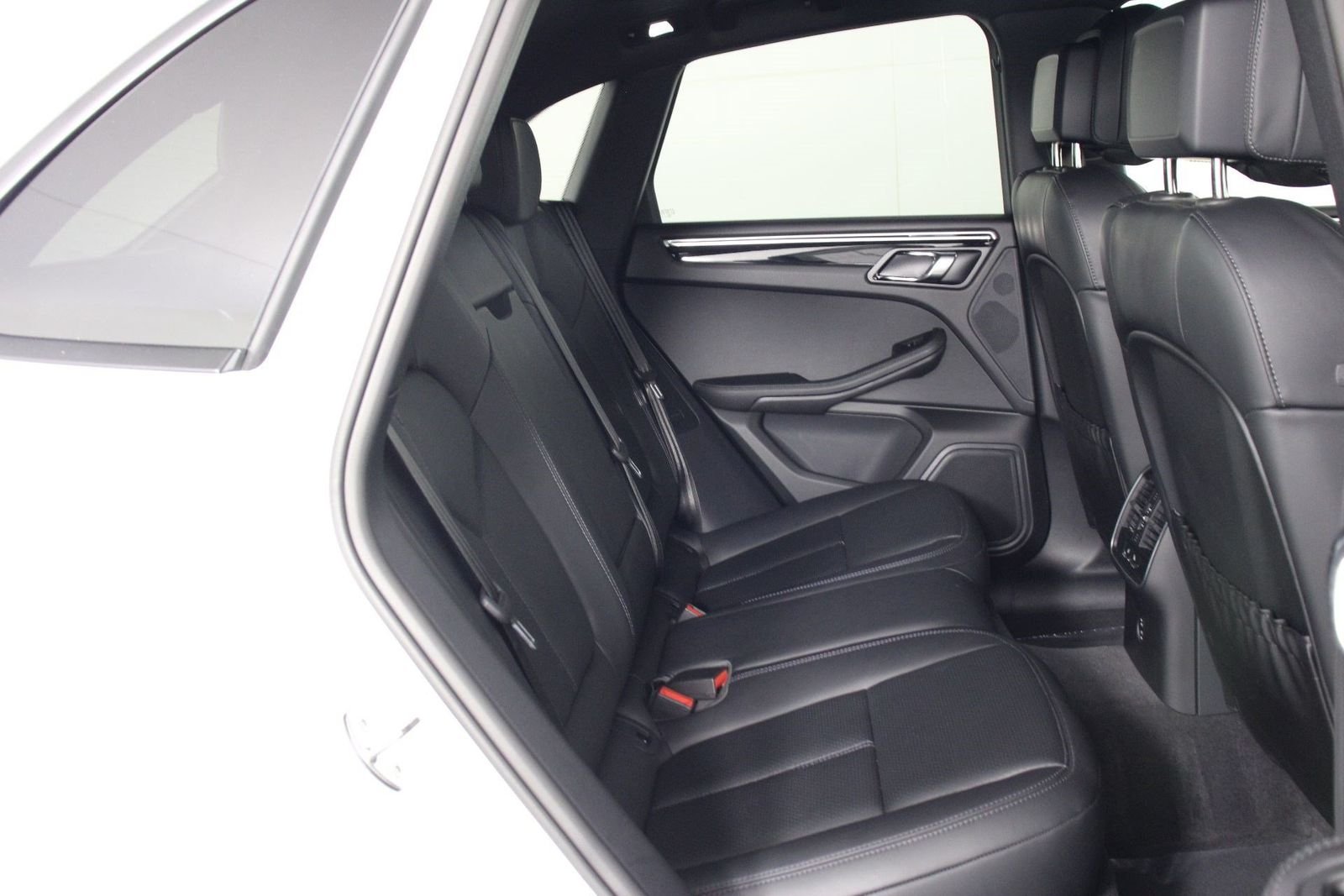 Certified Used 2026 White Porsche  image 32