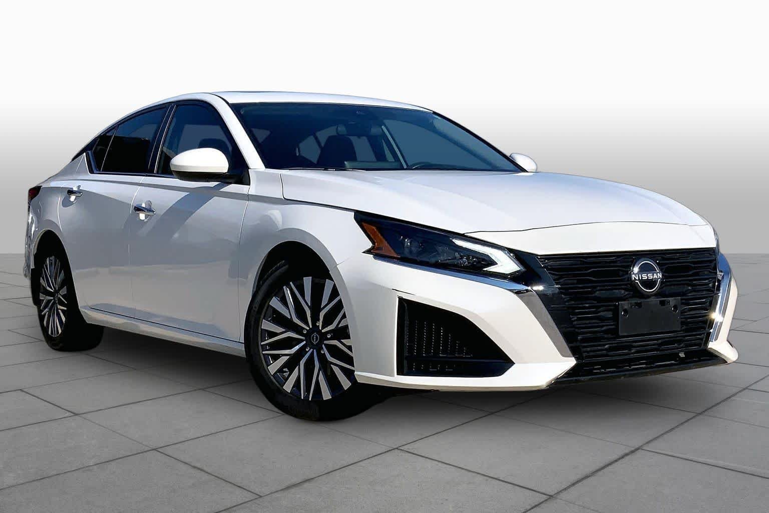 Pre-Owned 2024 Nissan Altima 2.5 SV