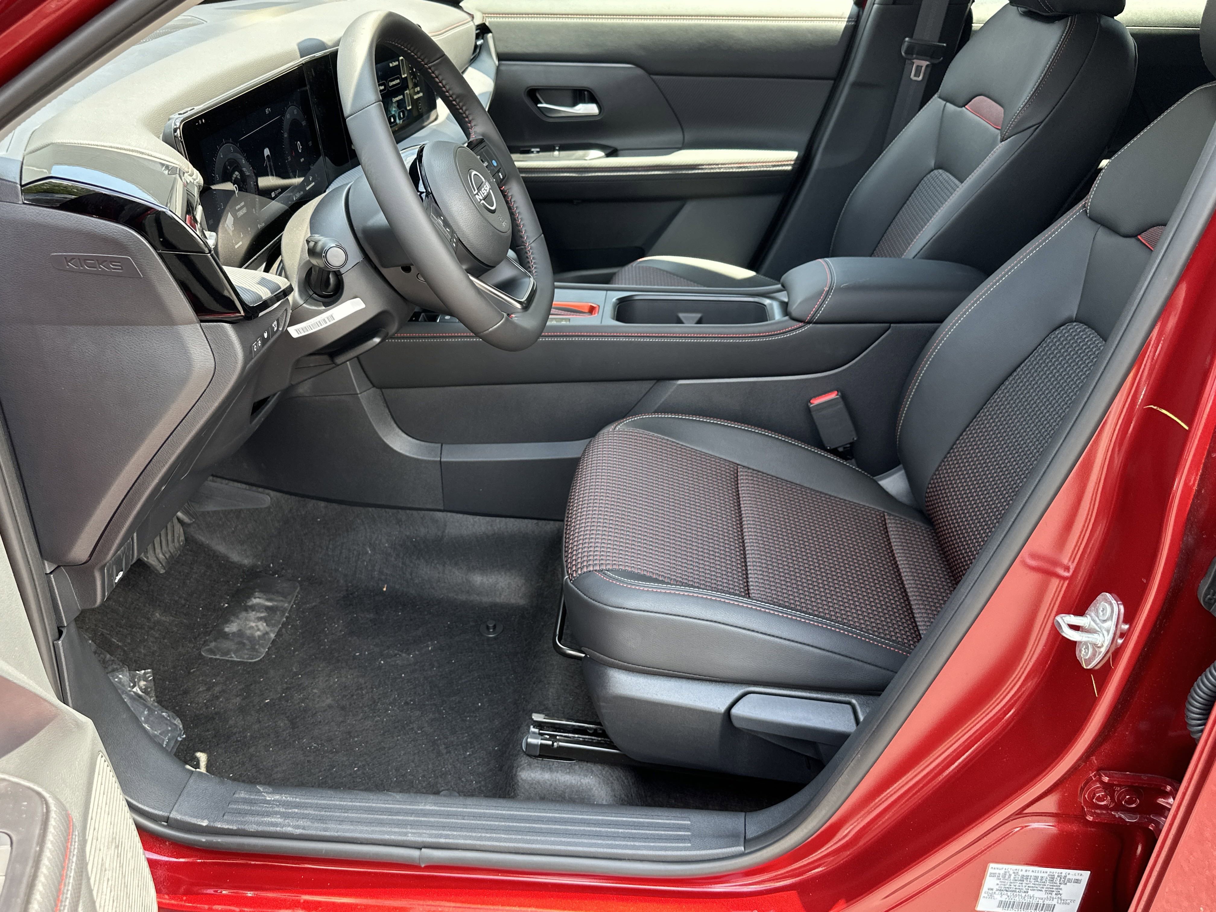 2025 Nissan Kicks SR - Photo 10