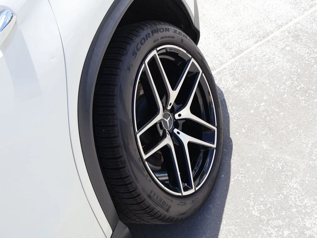 Used 2019 designo Diamond White Metallic Mercedes-Benz GLE 43 AMG® image 43