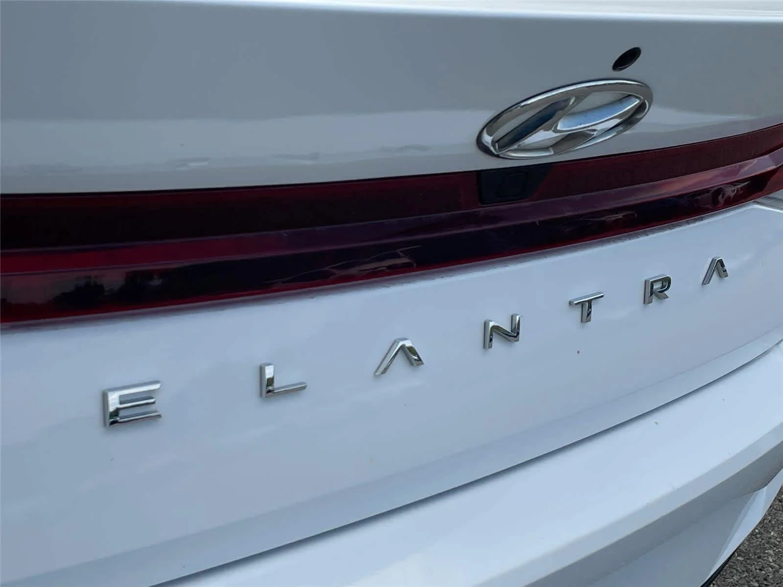 Used 2022 Quartz White Hyundai SEL image 7