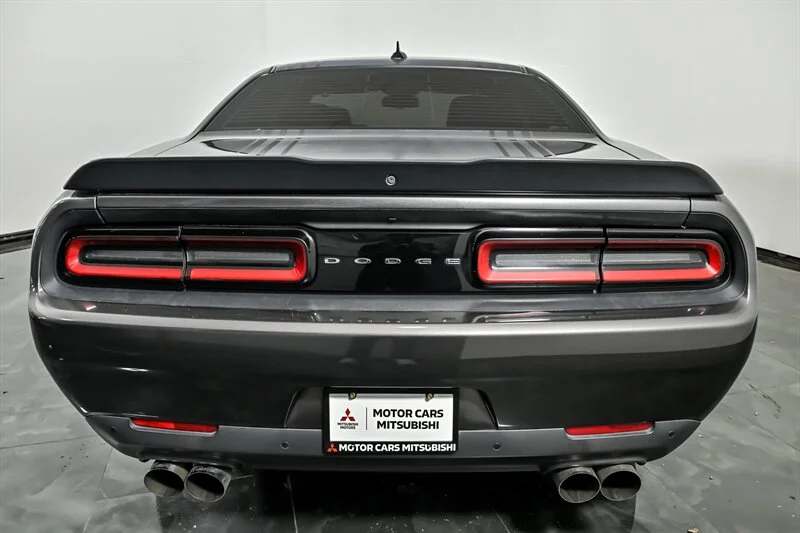 Used 2016 Granite Crystal Metallic Clear Coat Dodge R/T image 8