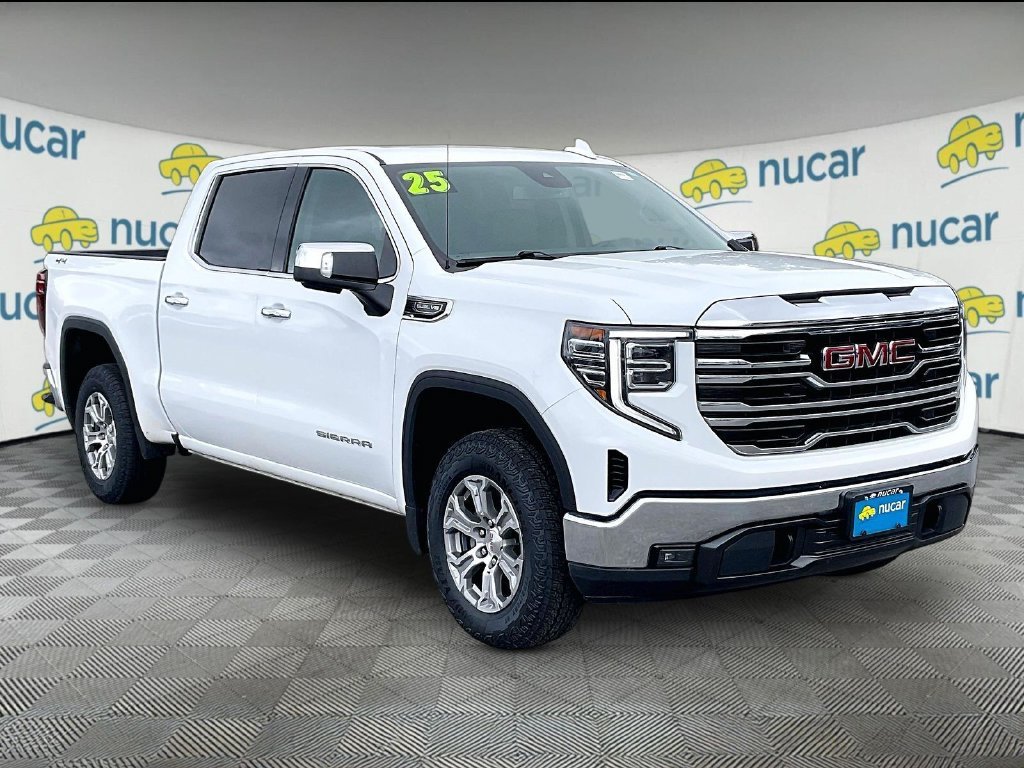 Used 2025 Summit White GMC SLT image 1