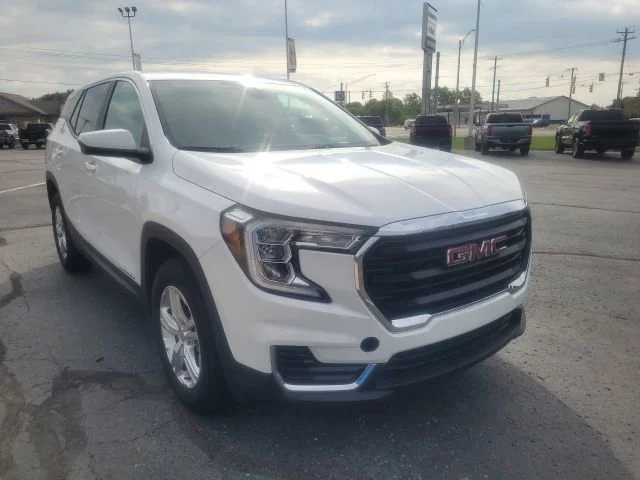 Used 2024 Summit White GMC SLE image 9