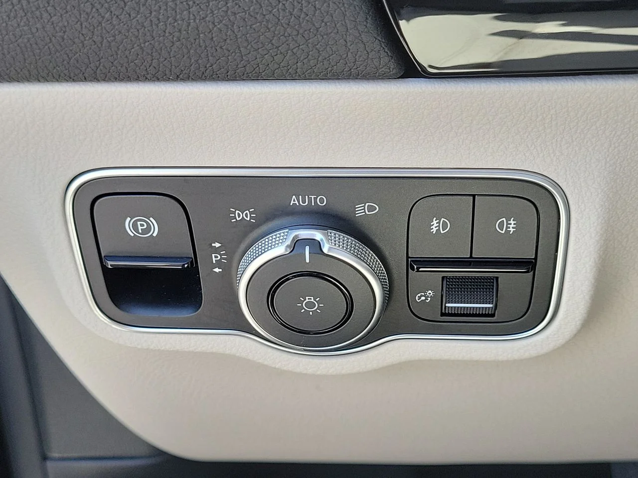 Certified Used 2023 Black Mercedes-Benz GLA 250 image 23