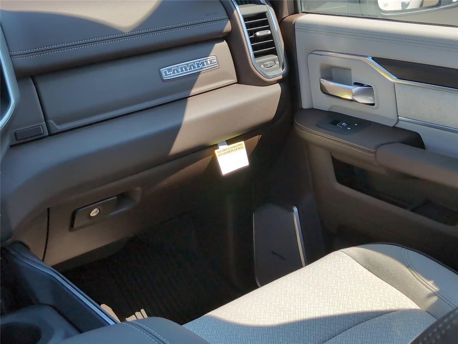 New 2025 Bright White Clear-Coat Exterior Paint RAM Laramie image 21