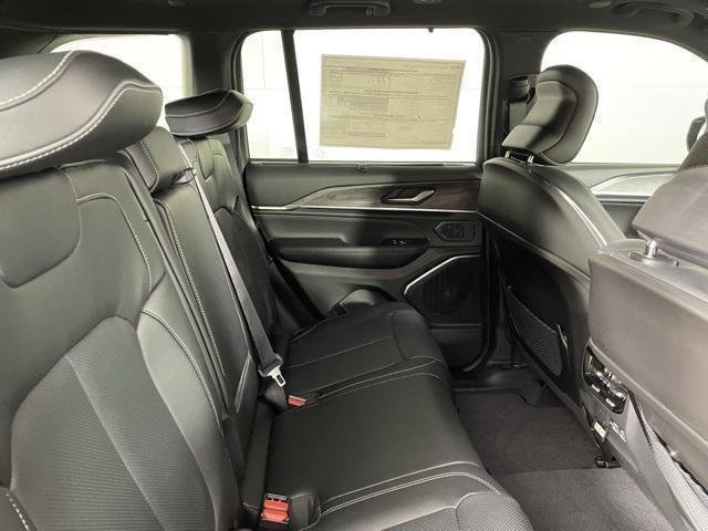 2025 Jeep Grand Cherokee Overland - Photo 28