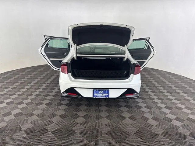 Used 2023 White Hyundai SEL image 19