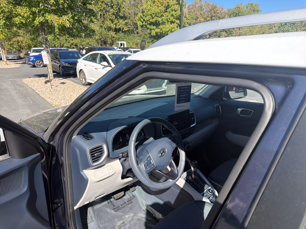Used 2025 White Hyundai Limited image 15