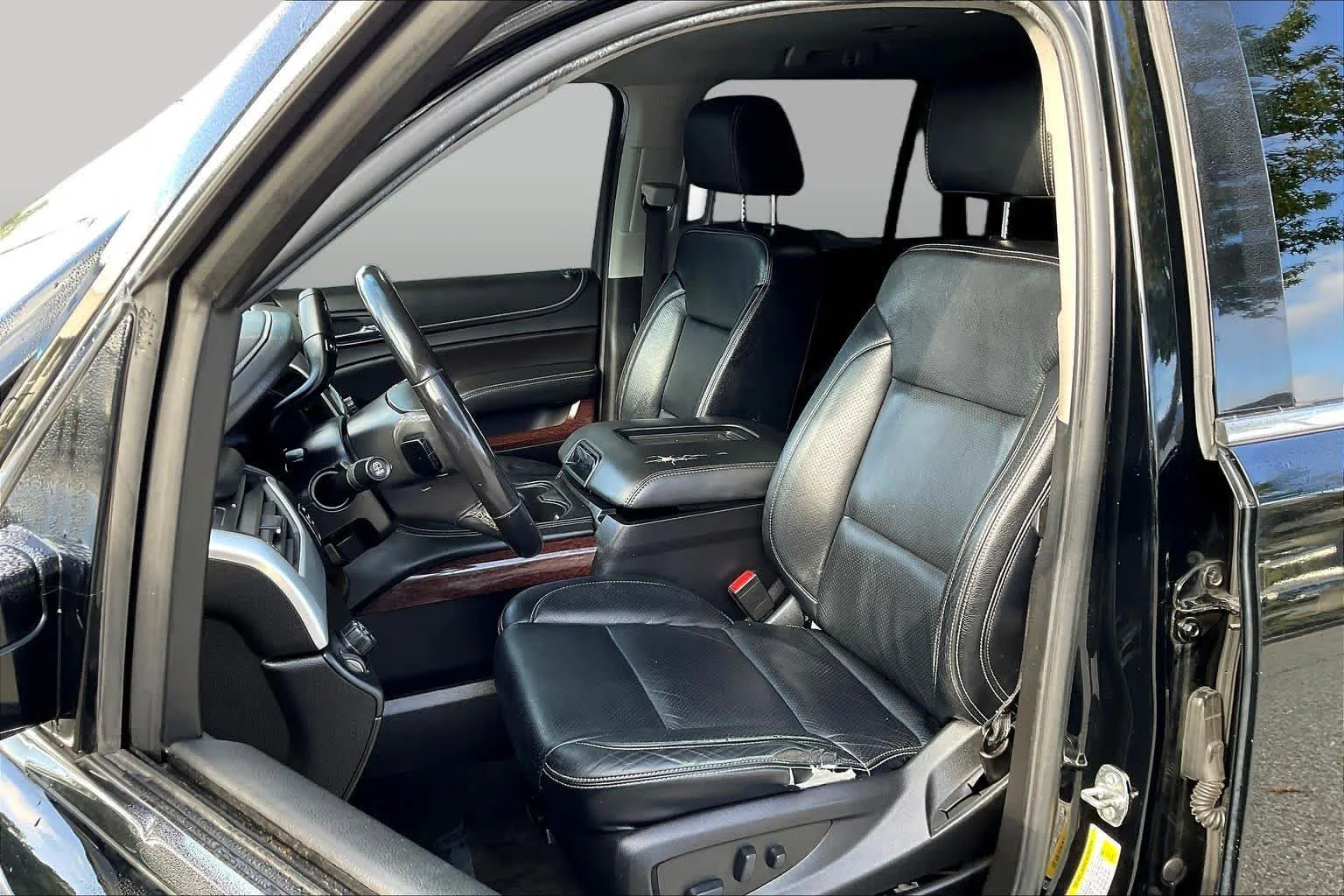 Used 2018 Onyx Black GMC SLE image 7