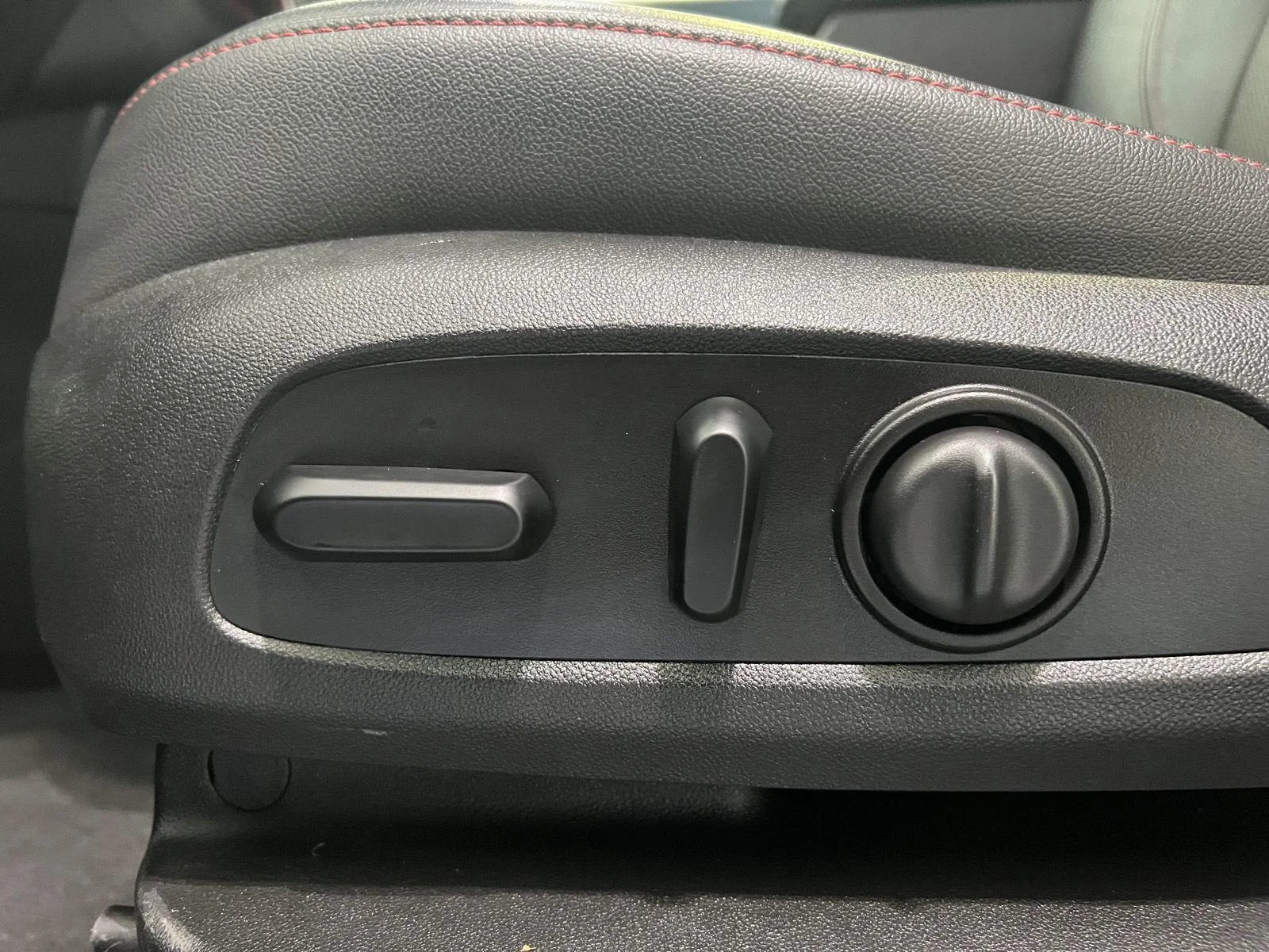 Used 2020 BLACK Chevrolet RS image 15