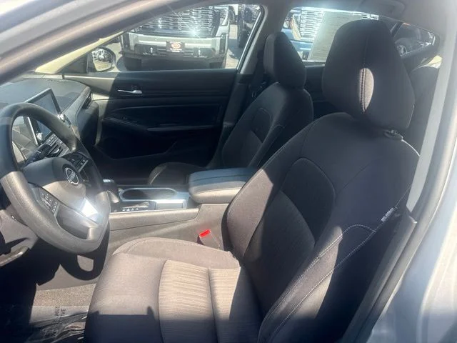 Used 2024 Silver Nissan 2.5 SV image 27