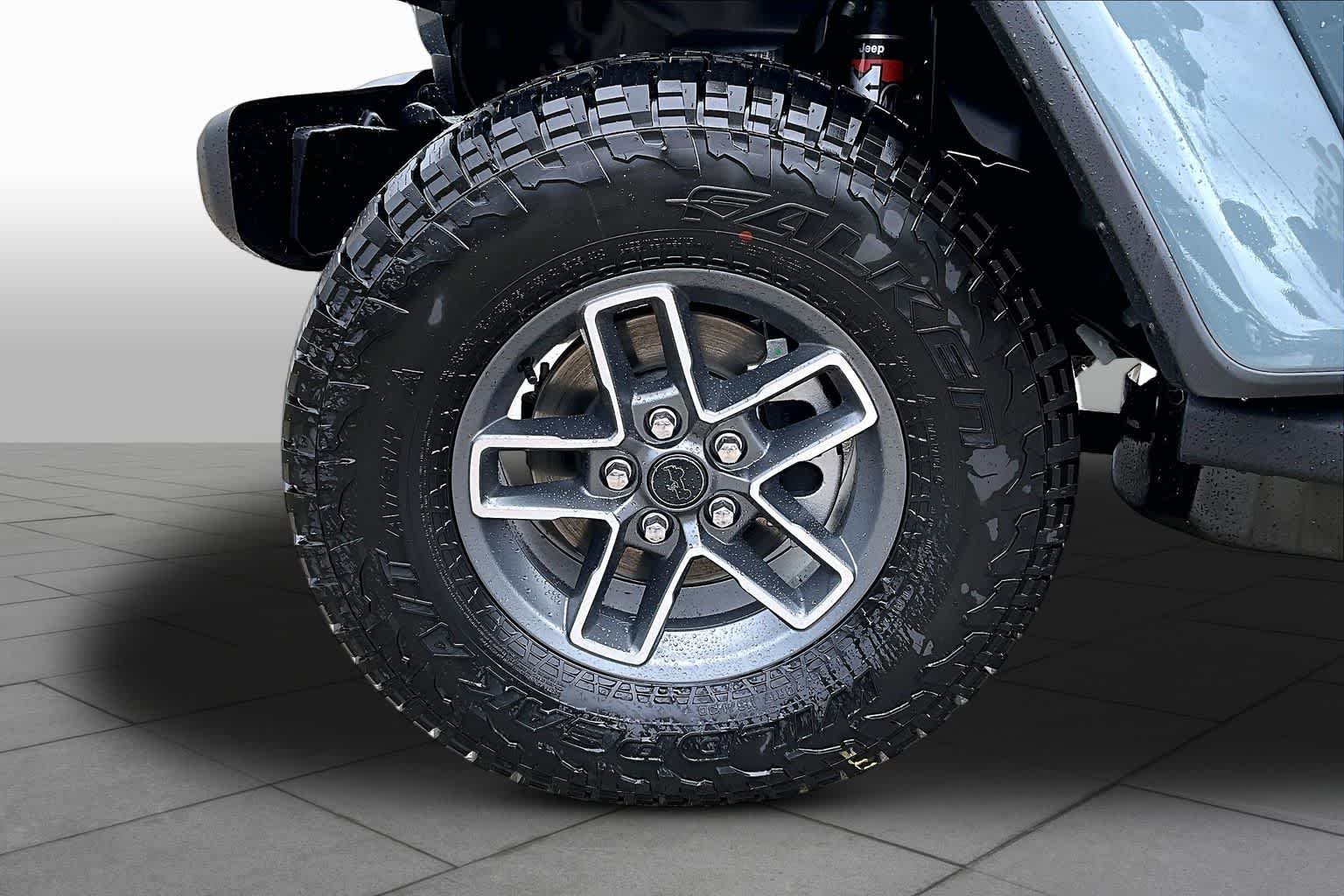 New 2026 Anvil Clearcoat Jeep Mojave image 12