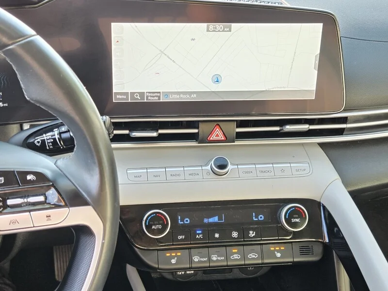 Used 2025 White HYUNDAI LIMITED image 22