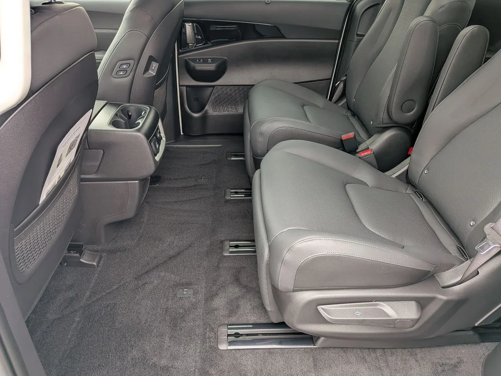 New 2026 Snow White Pearl Kia SX Prestige image 49