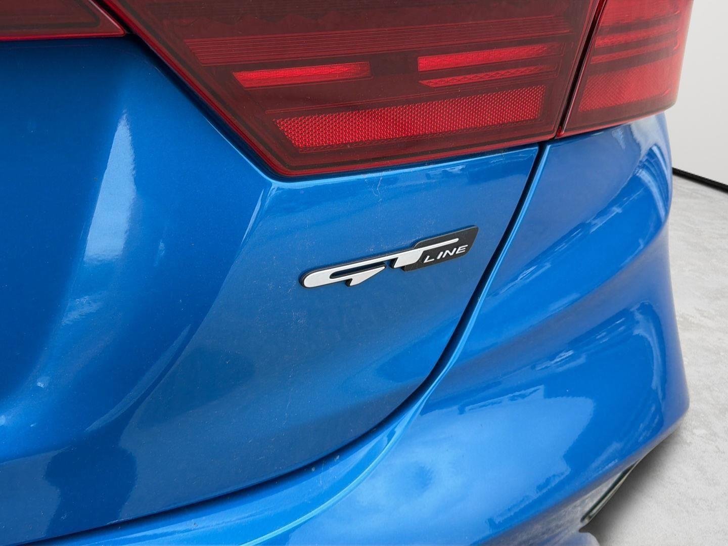 Used 2023 Sporty Blue Kia GT-Line image 8