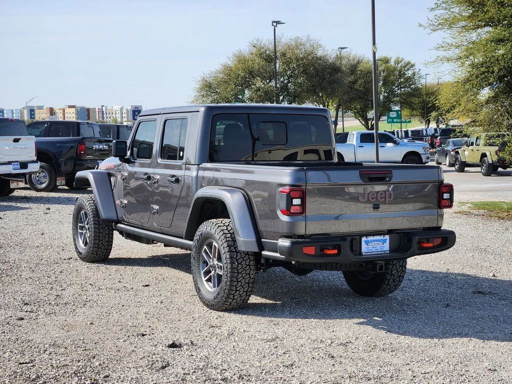 New 2026 Granite Crystal Metallic Clear-Coat Exterior Paint Jeep Mojave X image 4