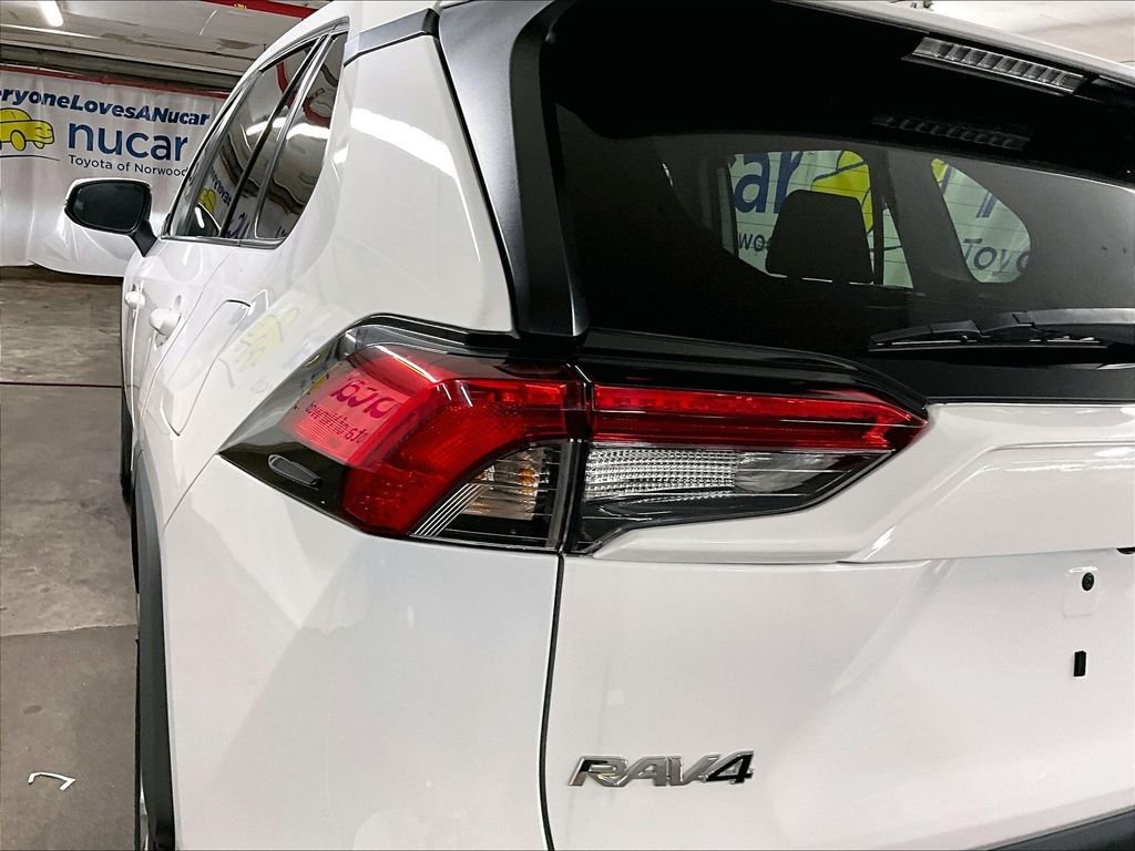 Certified Used 2022 White Toyota LE image 32