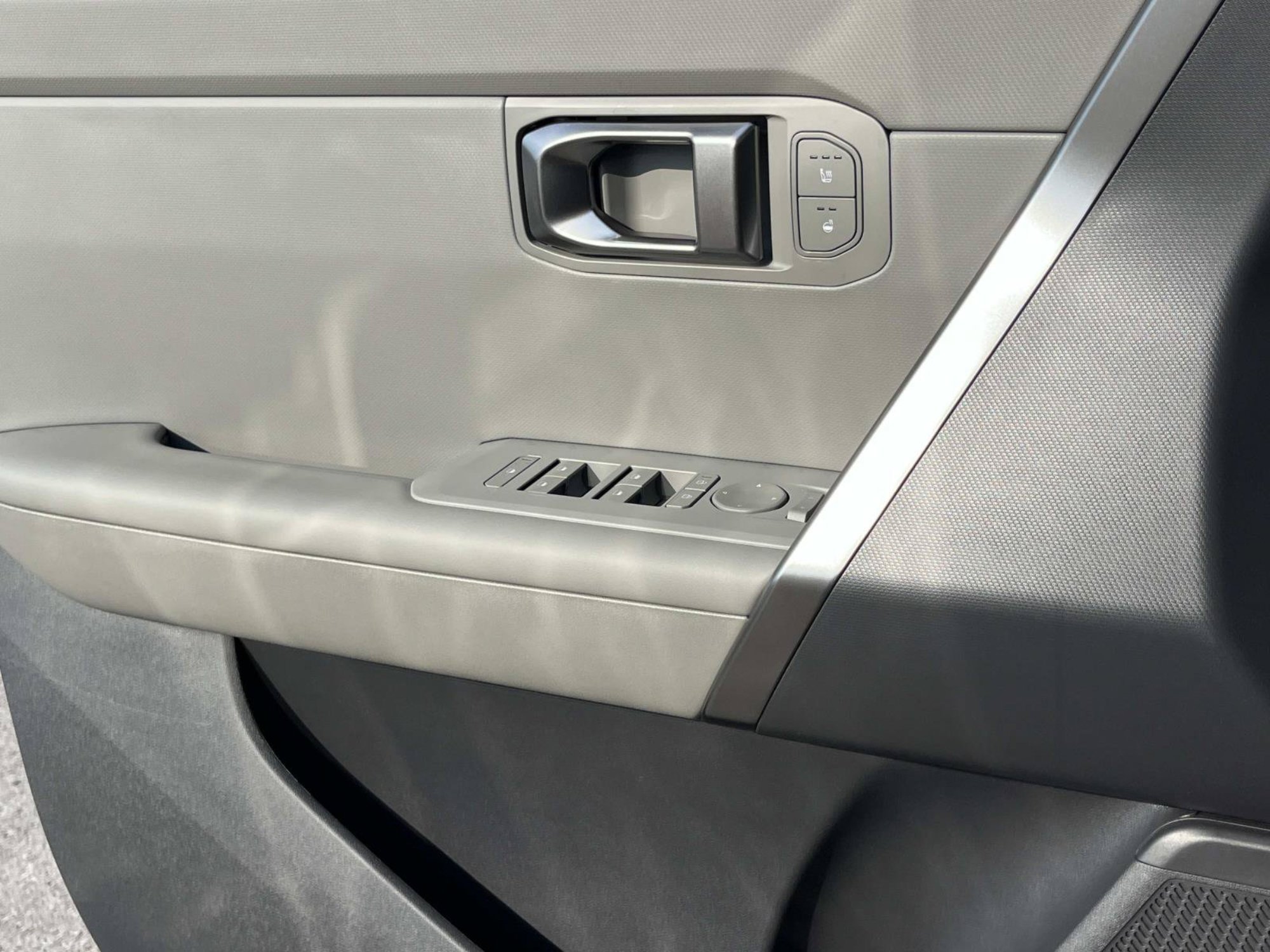 New 2027 Pale Gray Kia X-Line S image 20