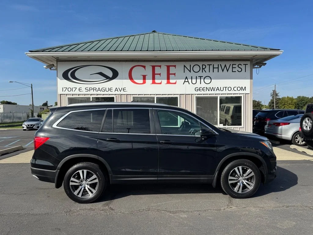 Used 2016 Black Honda EX-L image 2