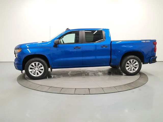 Used 2023 Blue Chevrolet Custom image 4