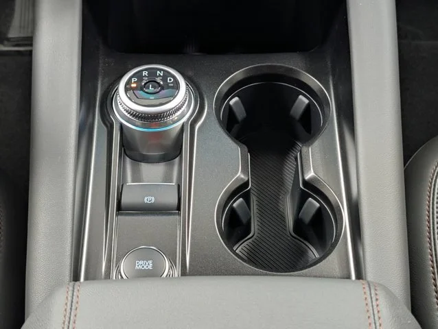 New 2026 Star White Metallic Tri-Coat Ford Active image 34