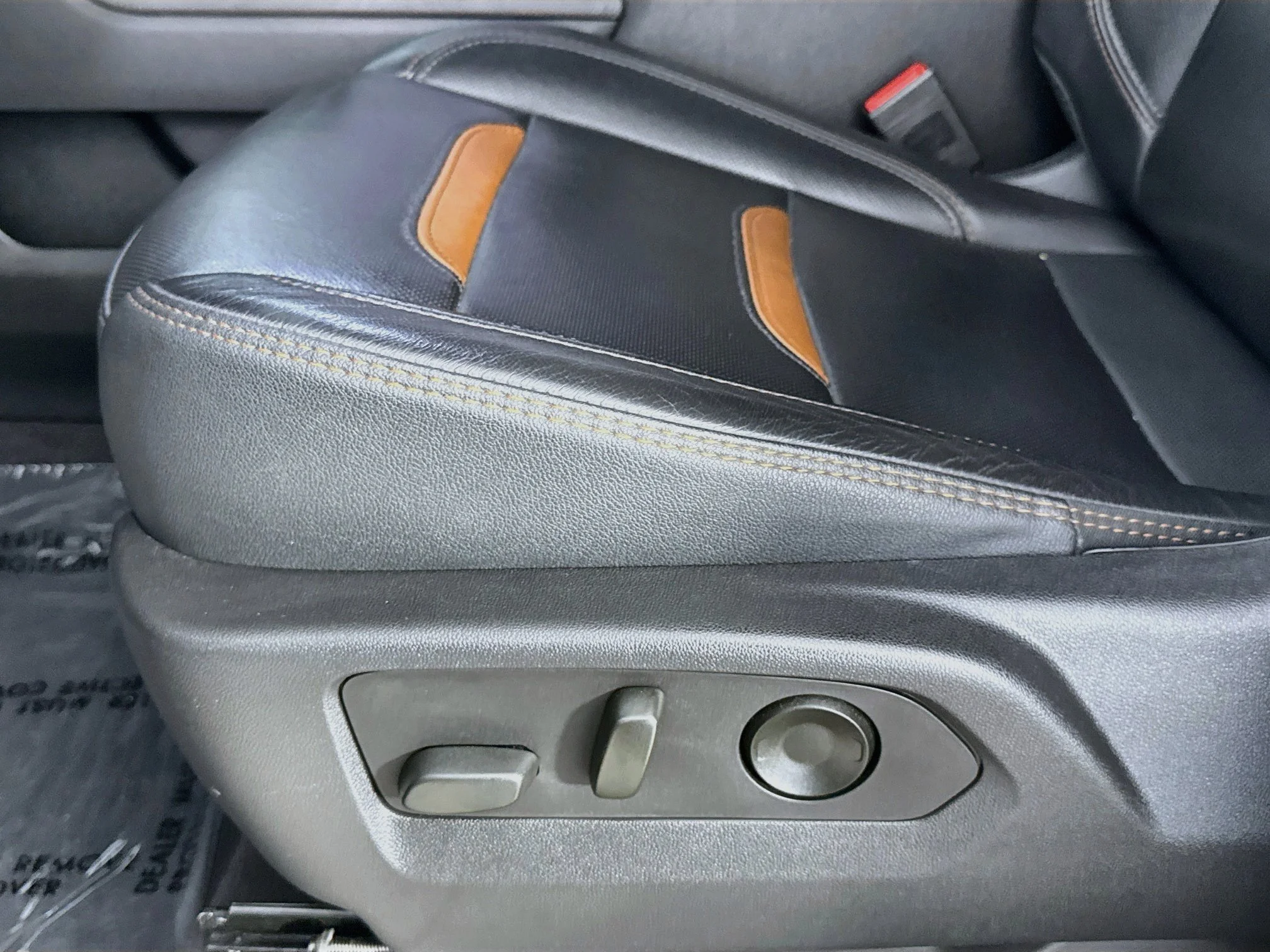 Used 2023 DESERT SAND METALLIC GMC AT4 image 22