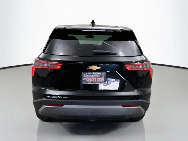 New 2027 Mosaic Black Metallic Chevrolet LT image 7